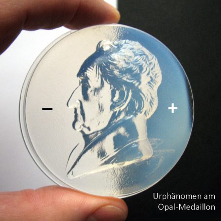 Urphänomen am Opal (Gelb-Blau)